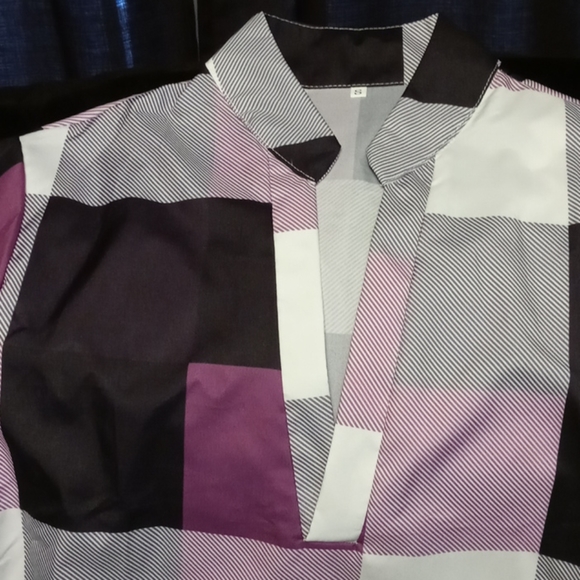 🖤💜🤍PLAID V-NECK BLOUSE🖤💜🤍 - Picture 3 of 3